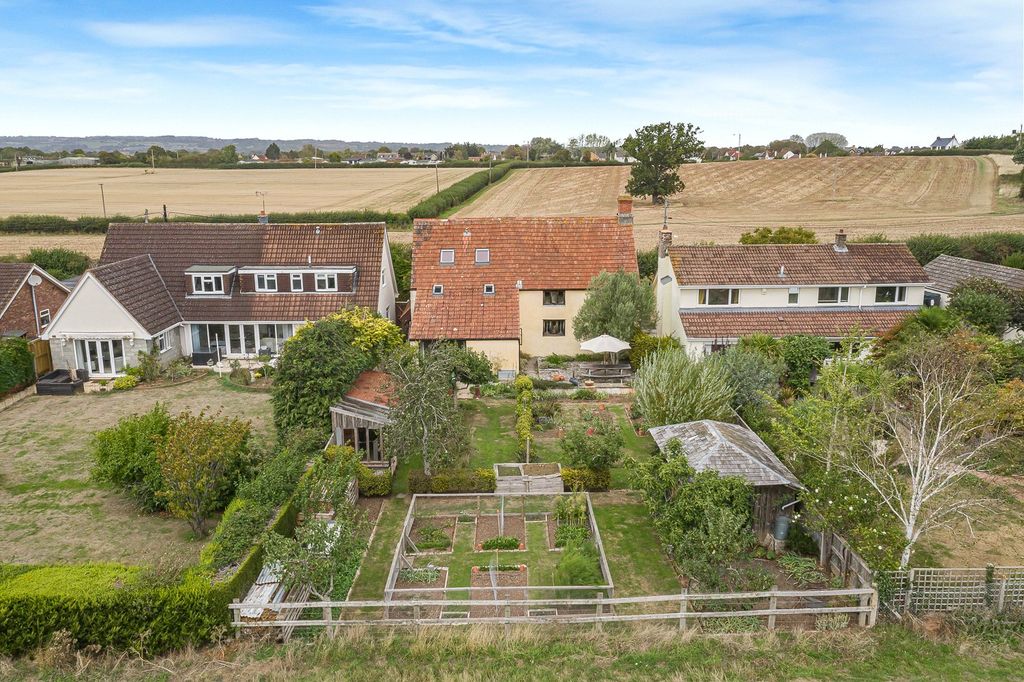 Property photo 2 of 48 Picture No. 04