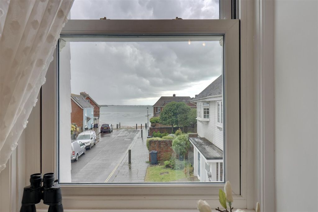 Additional image 14 of 3 bed maisonette for saleLangstone High Street, Havant PO9