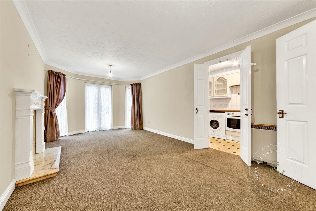 Property photo 3 of 22 Alexandra-Court-09.Jpg