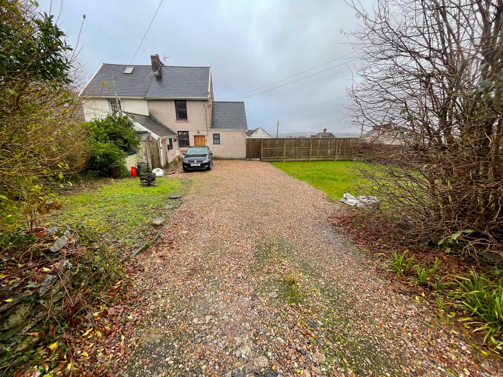 Property photo 1 of 28