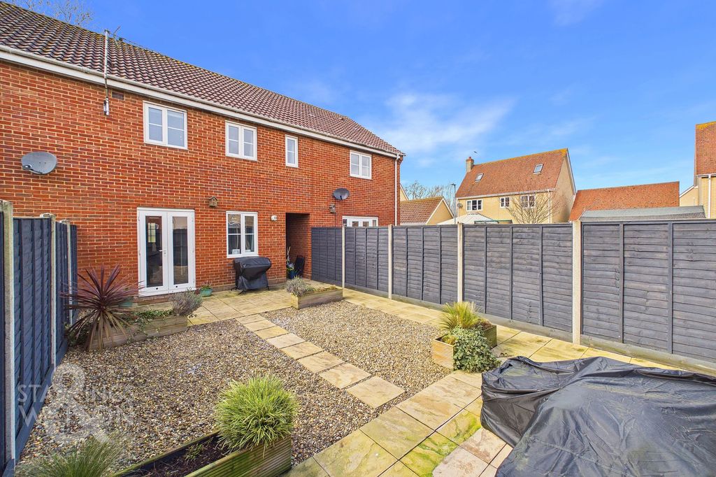 Property photo 3 of 23