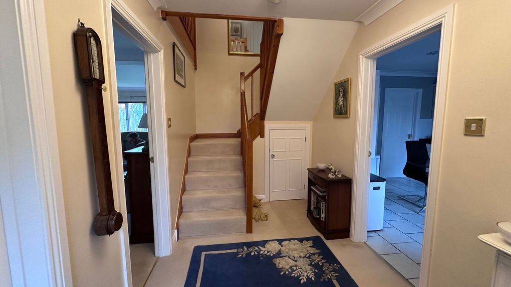 Property photo 2 of 23