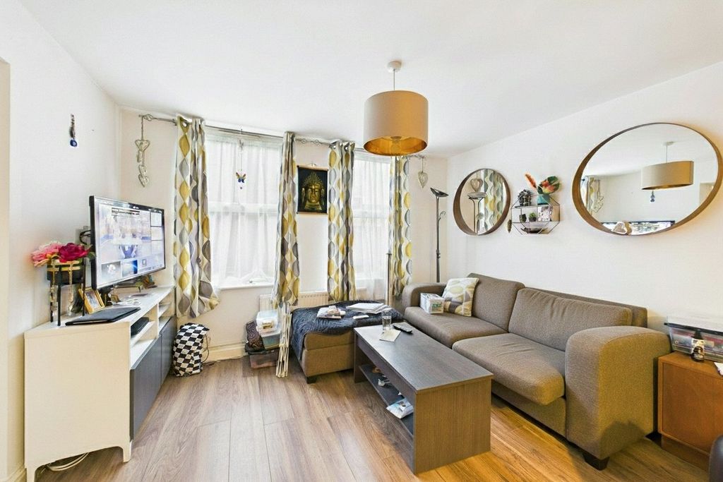 Property photo 3 of 5 Picture No. 05