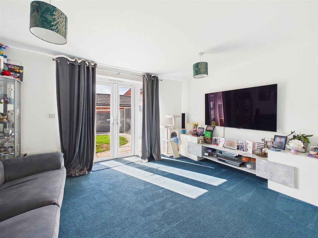 Property photo 2 of 17