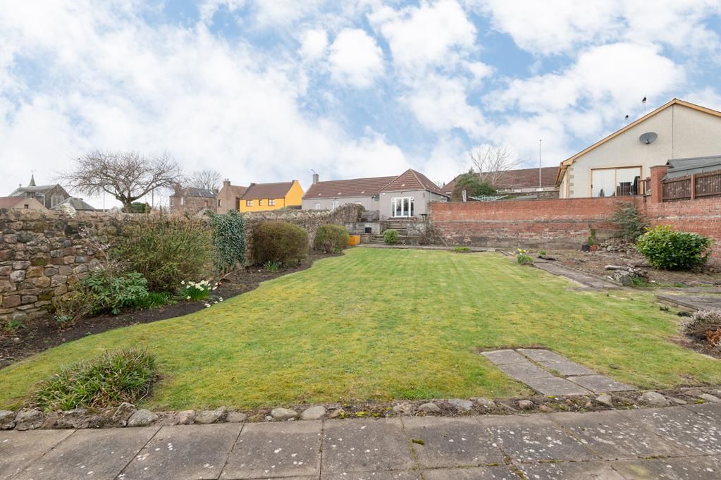 Property photo 2 of 25 Lev1424Pem Garden.Jpg