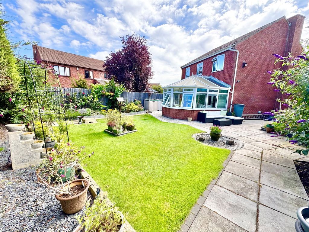 Property photo 2 of 17 Picture No. 35