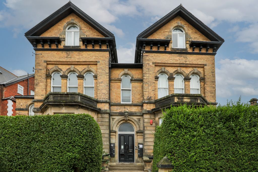 Property photo 1 of 18 Exterior