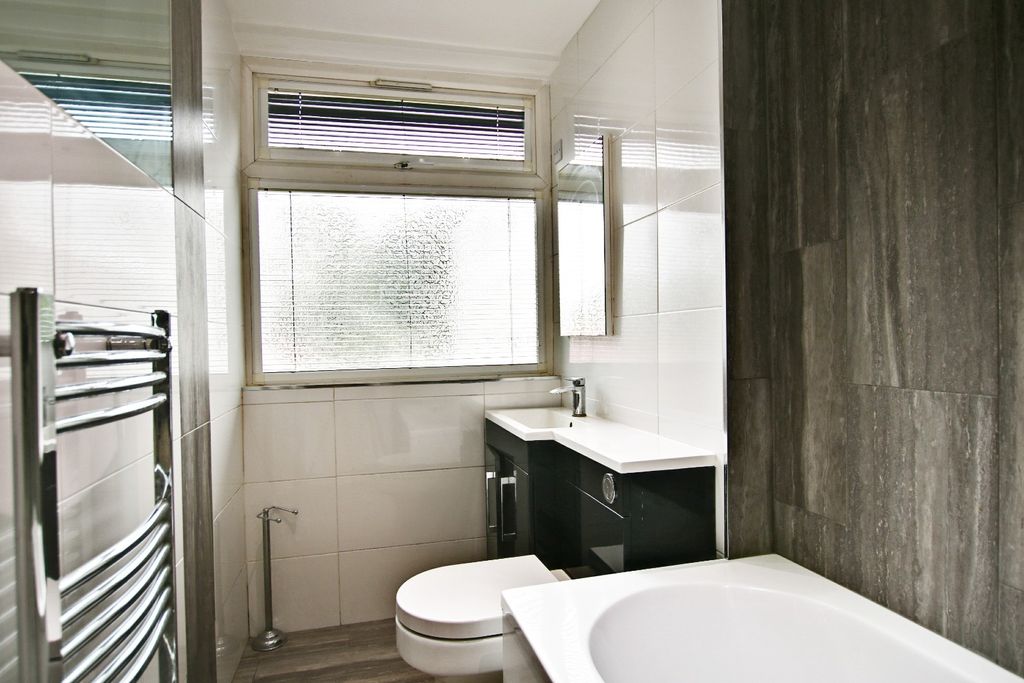 Property photo 3 of 11 5231192