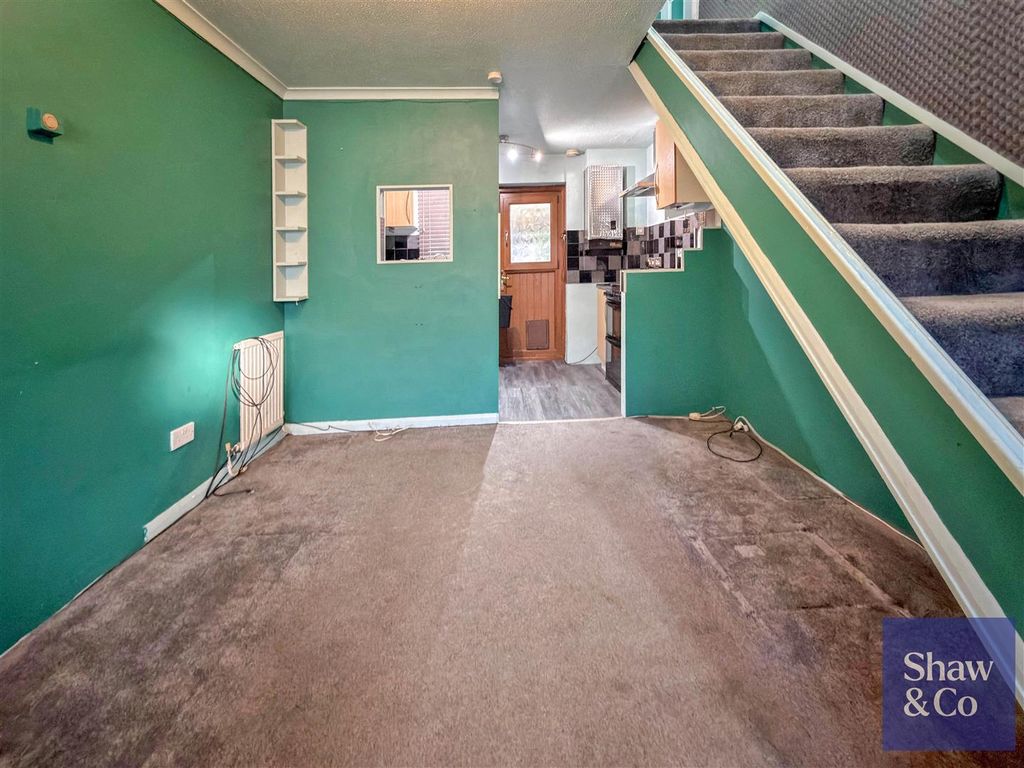 Property photo 2 of 10 Living.Jpeg