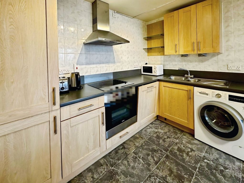 Property photo 3 of 8 Picture No. 14