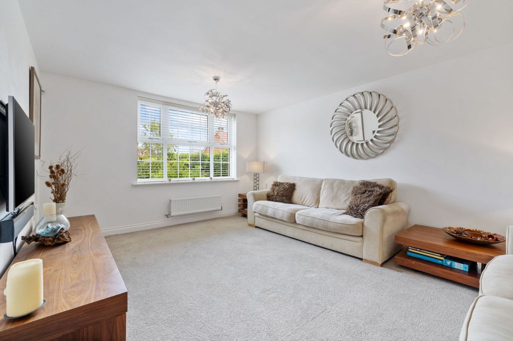 Additional image 4 of 4 bed detached house for saleLeachman Way, Petersfield GU31