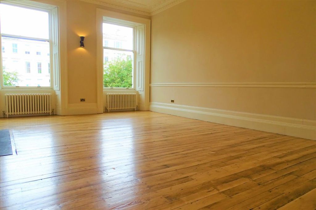Property photo 3 of 32