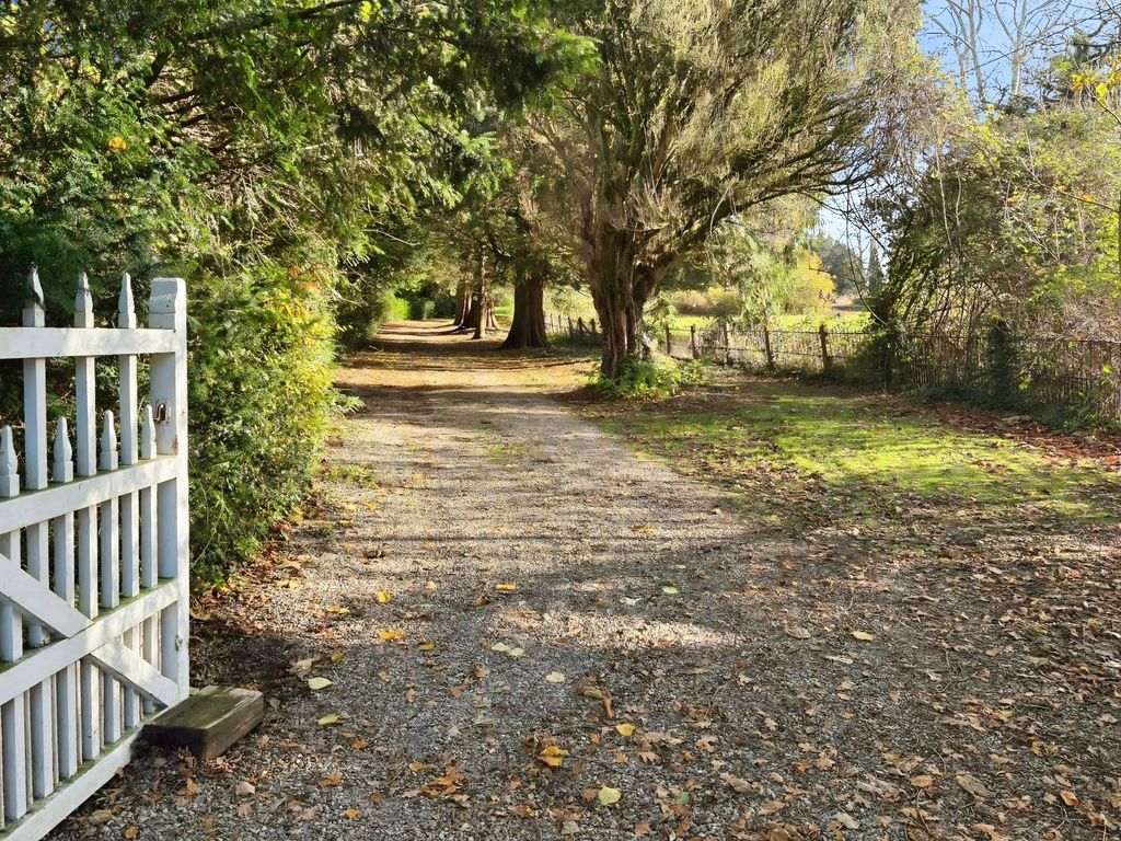 Property photo 2 of 22 Picture No. 01