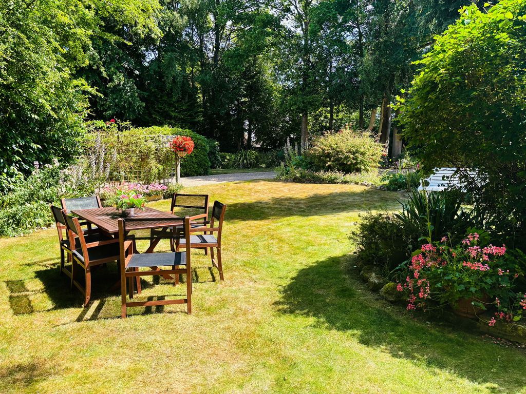 Property photo 3 of 43