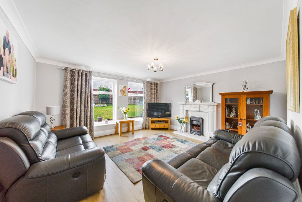 Property photo 2 of 43