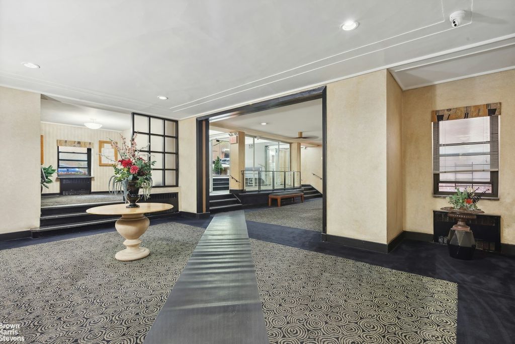 Property photo 3 of 12 <Alttext/>