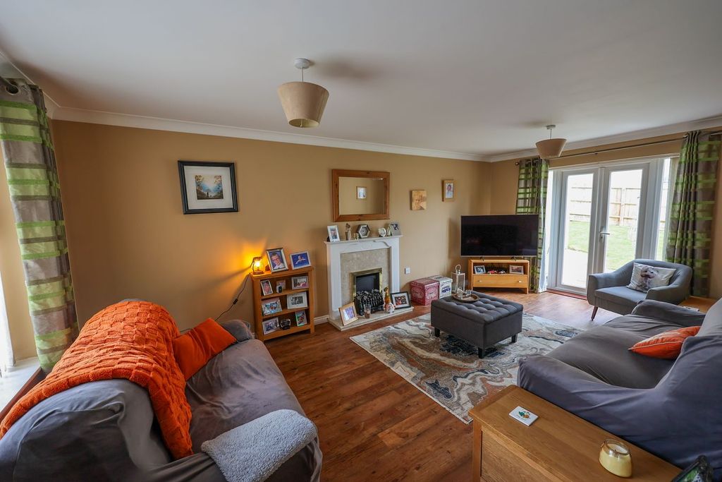 Property photo 3 of 19