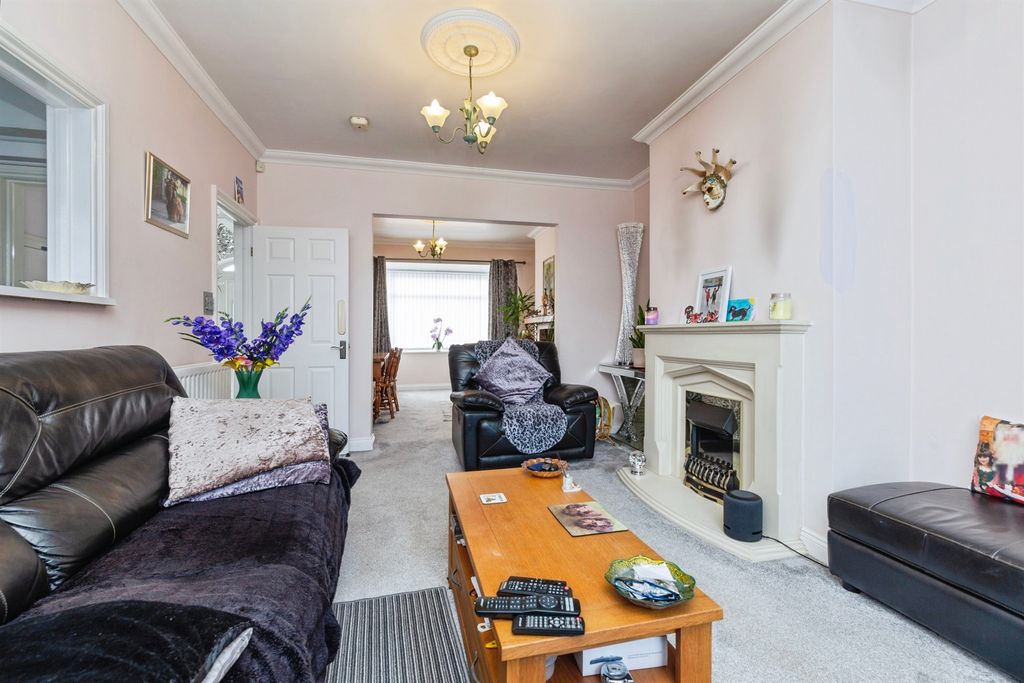 Property photo 2 of 17