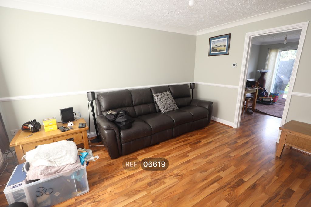 Property photo 3 of 16 Living Room
