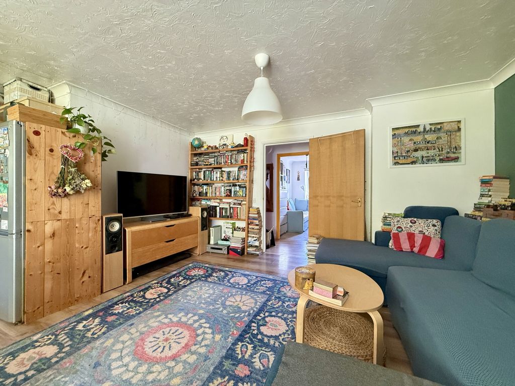 Property photo 3 of 11 Photo 6