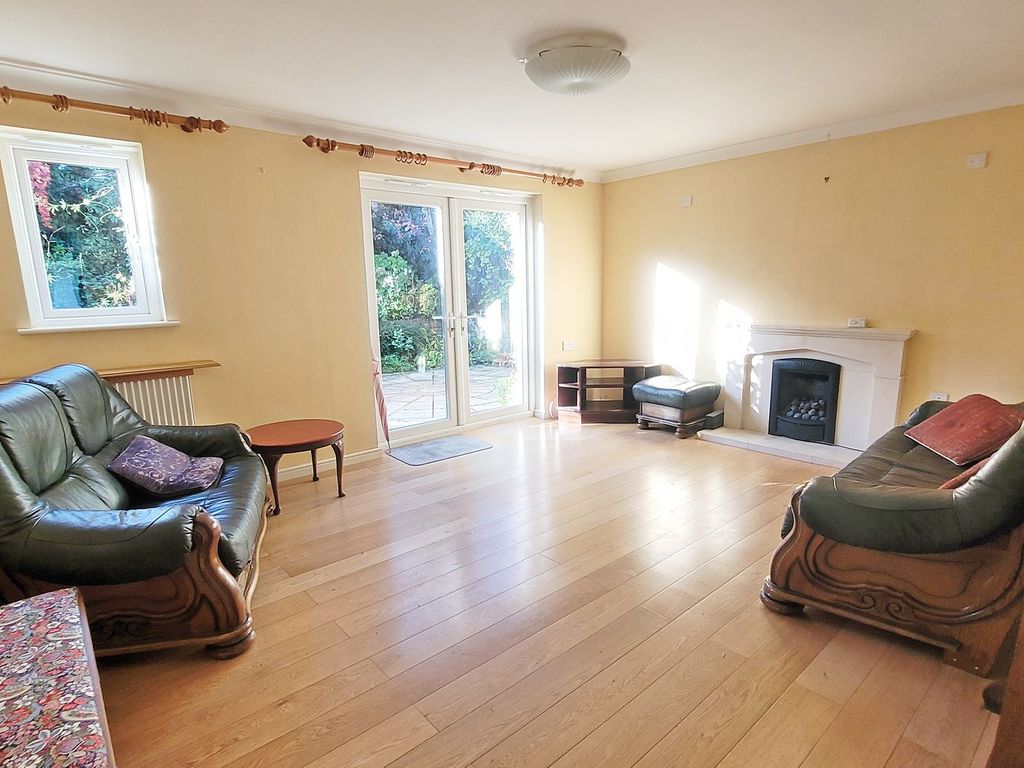 Property photo 2 of 37
