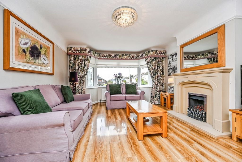 Property photo 3 of 17 Pbox-Img.Jpg
