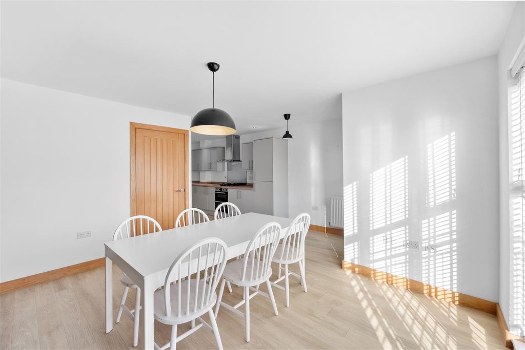 Property photo 3 of 23 Dining Room