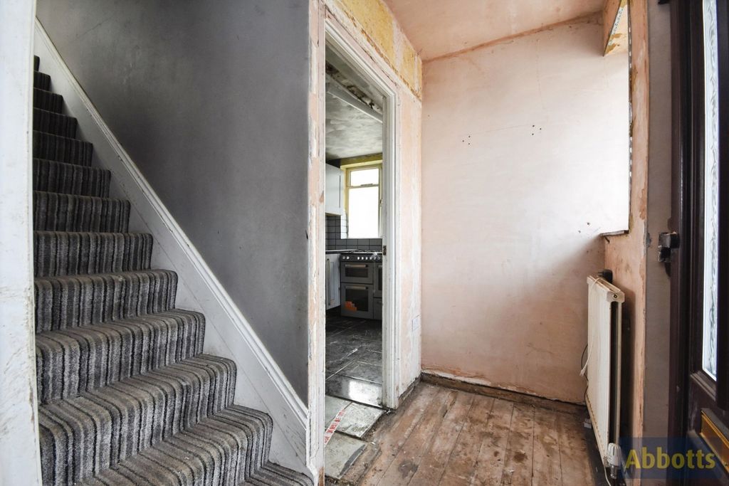 Property photo 3 of 27 Pbox-Img.Jpg