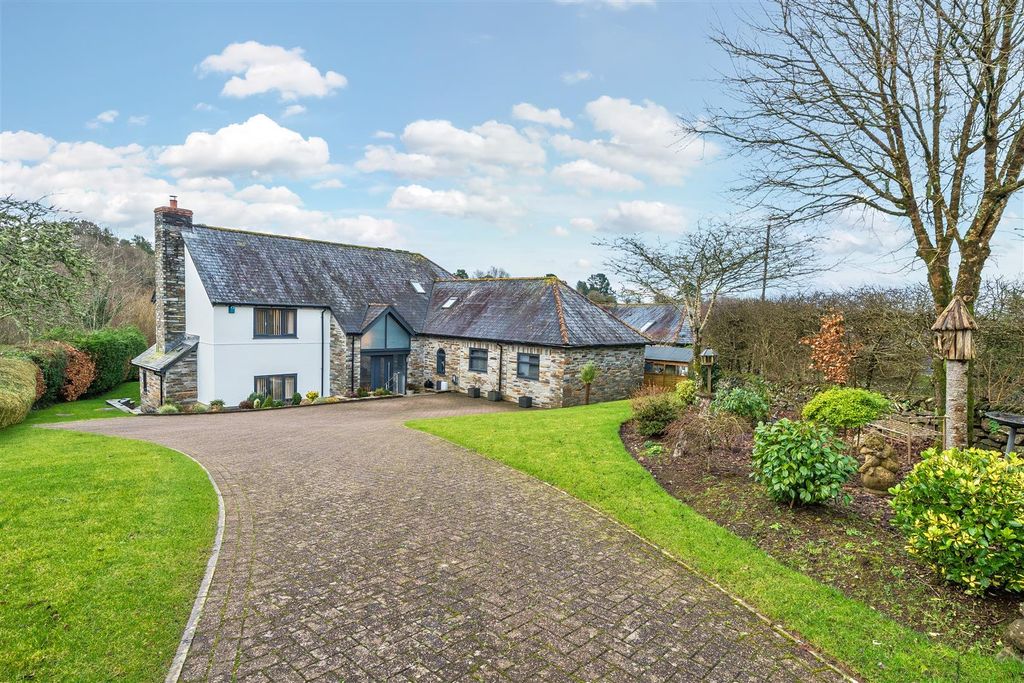 Property photo 3 of 34 1401936-4-6973559232De7-Arw.Jpg