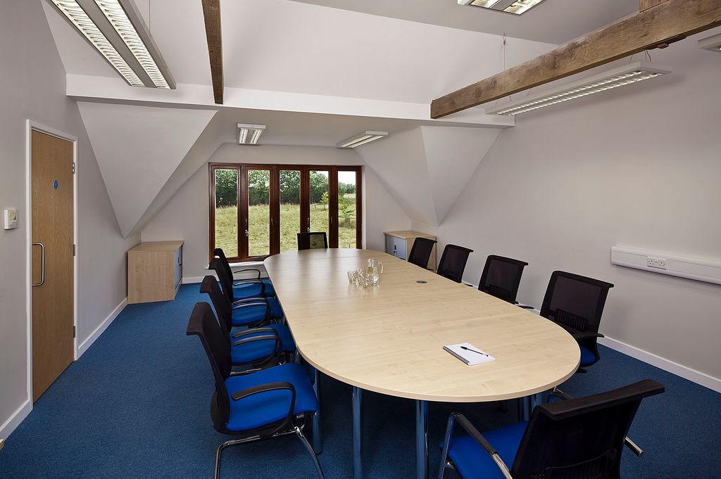 Property photo 2 of 11 Meeting Room