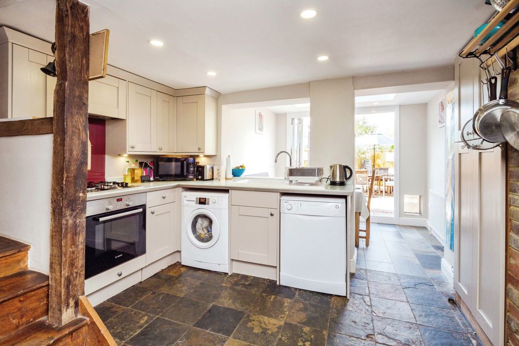 Property photo 3 of 17 Kitchen