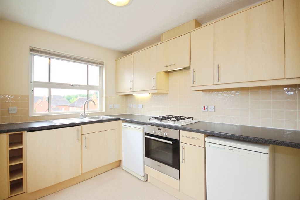 Property photo 3 of 16 Kitchen