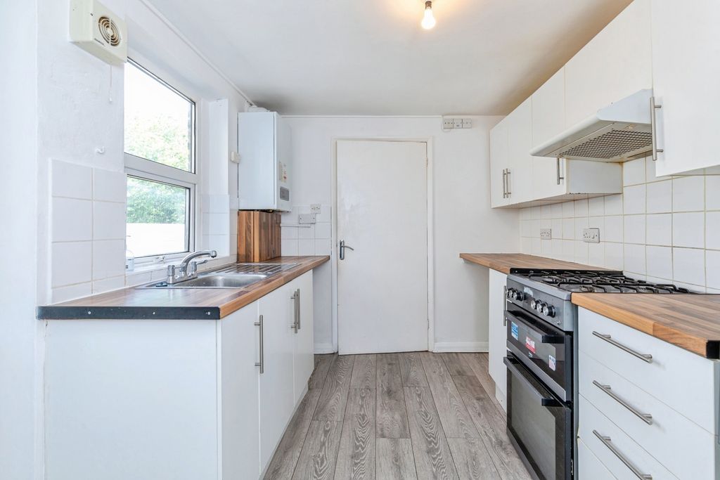 Property photo 2 of 13 Pbox-Img.Jpg