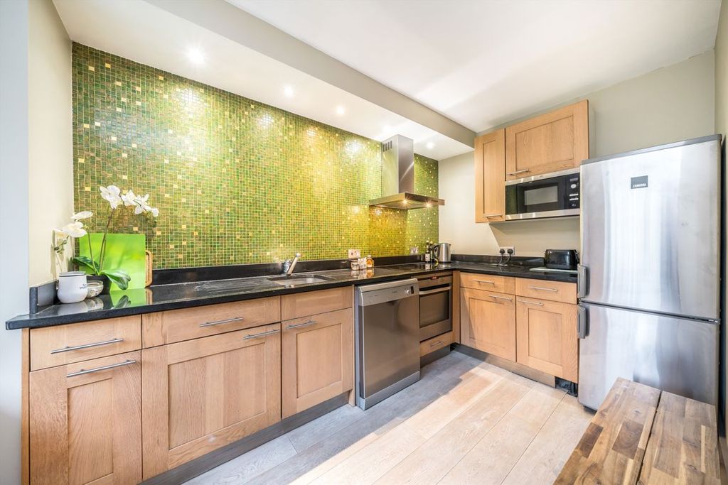 Property photo 3 of 6