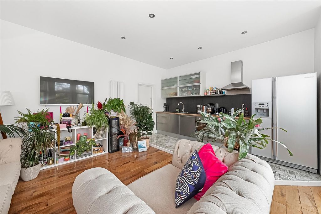 Property photo 1 of 15 Kitchen/Reception Room