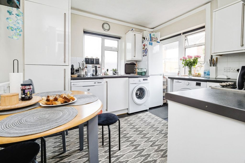Property photo 2 of 11 Pbox-Img.Jpg
