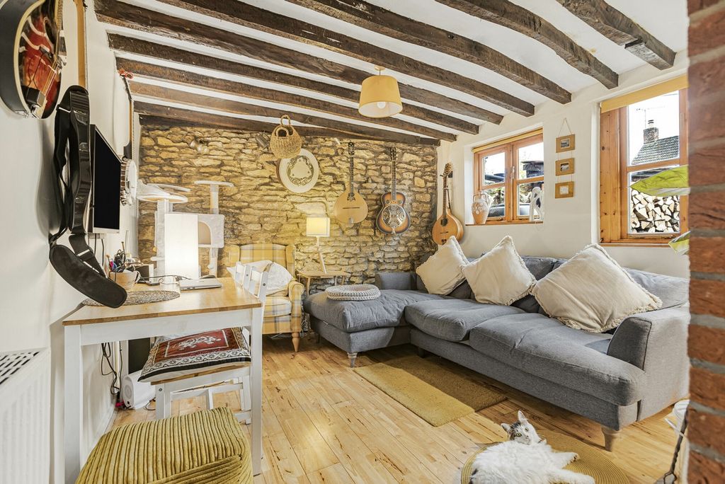 Property photo 3 of 12