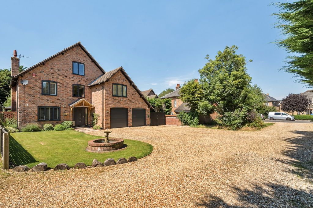 Property photo 1 of 28