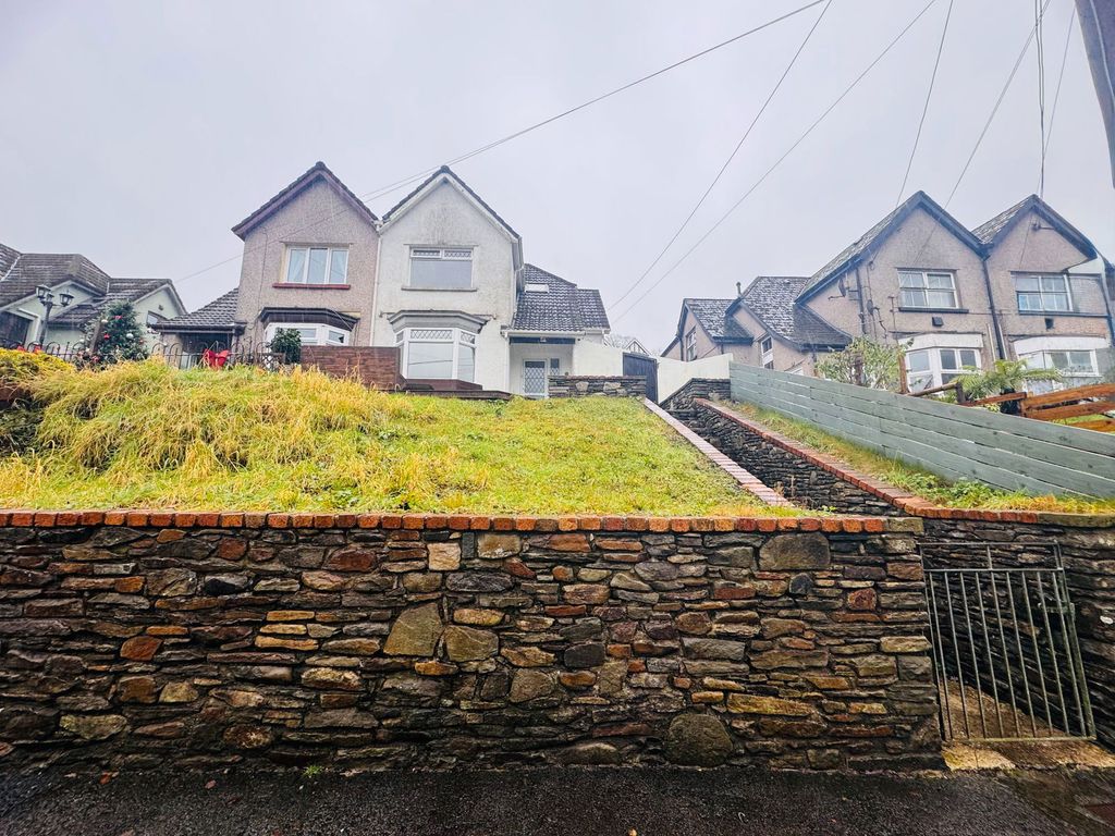 Property photo 1 of 32