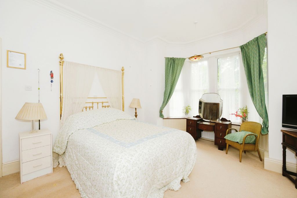 Property photo 3 of 12 Photography