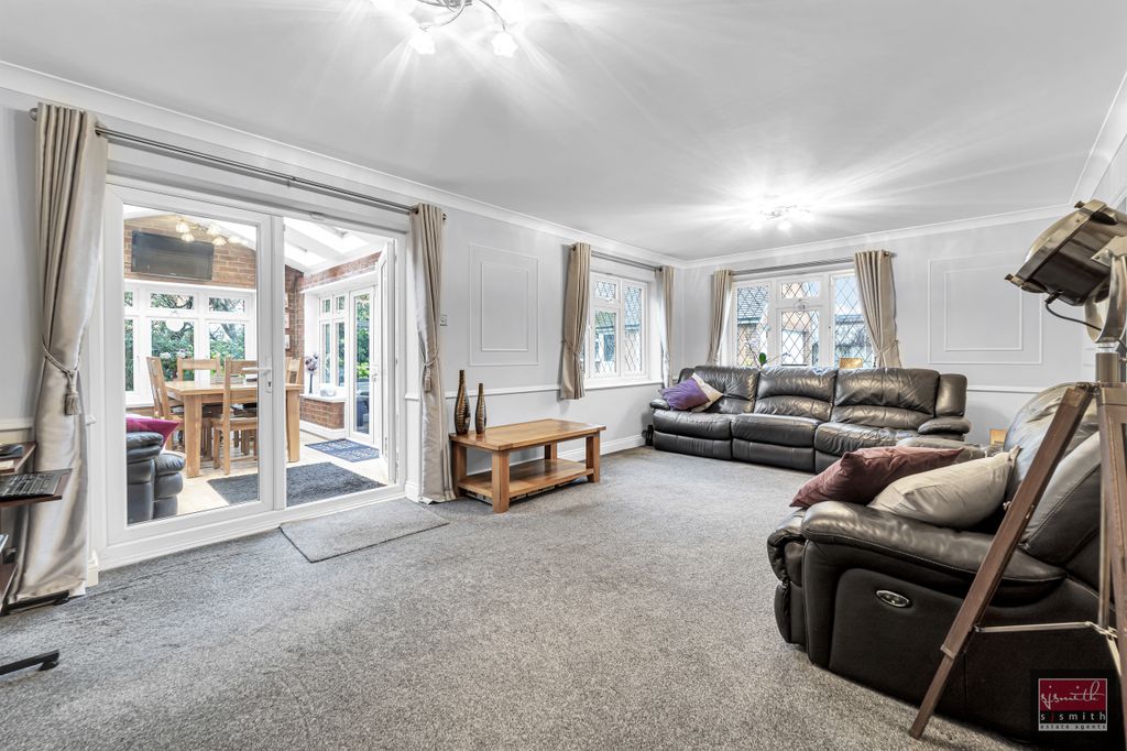 Property photo 3 of 16 Dsc05476