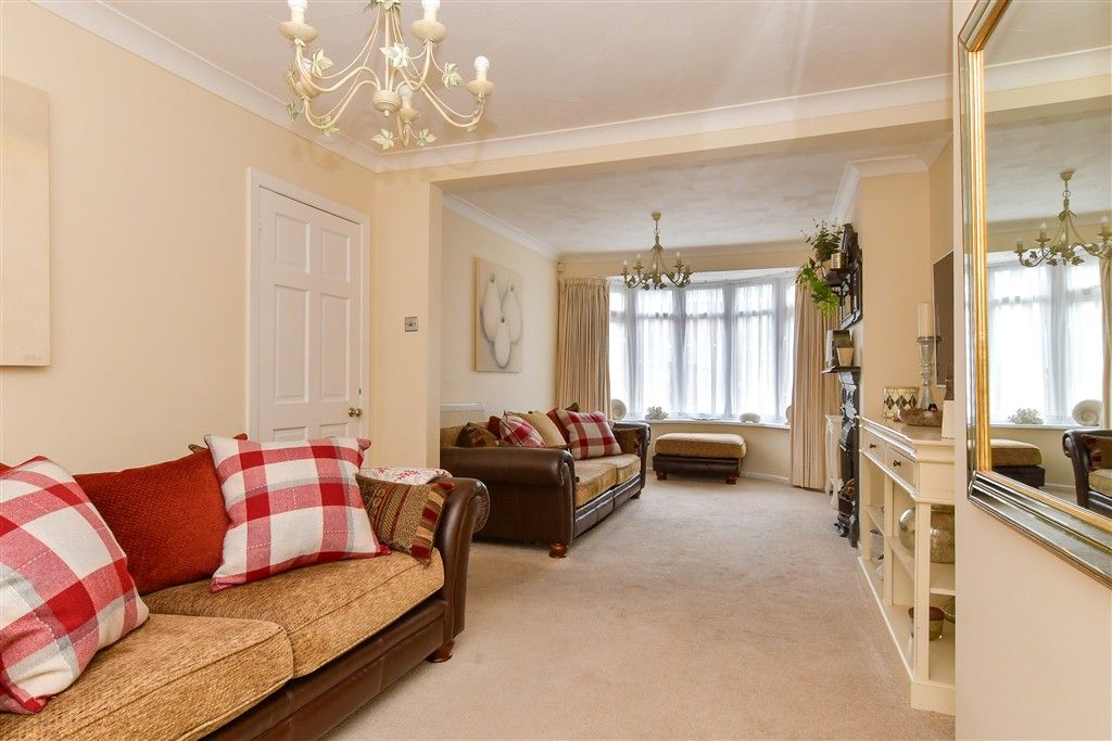 Property photo 3 of 16 Dining Area