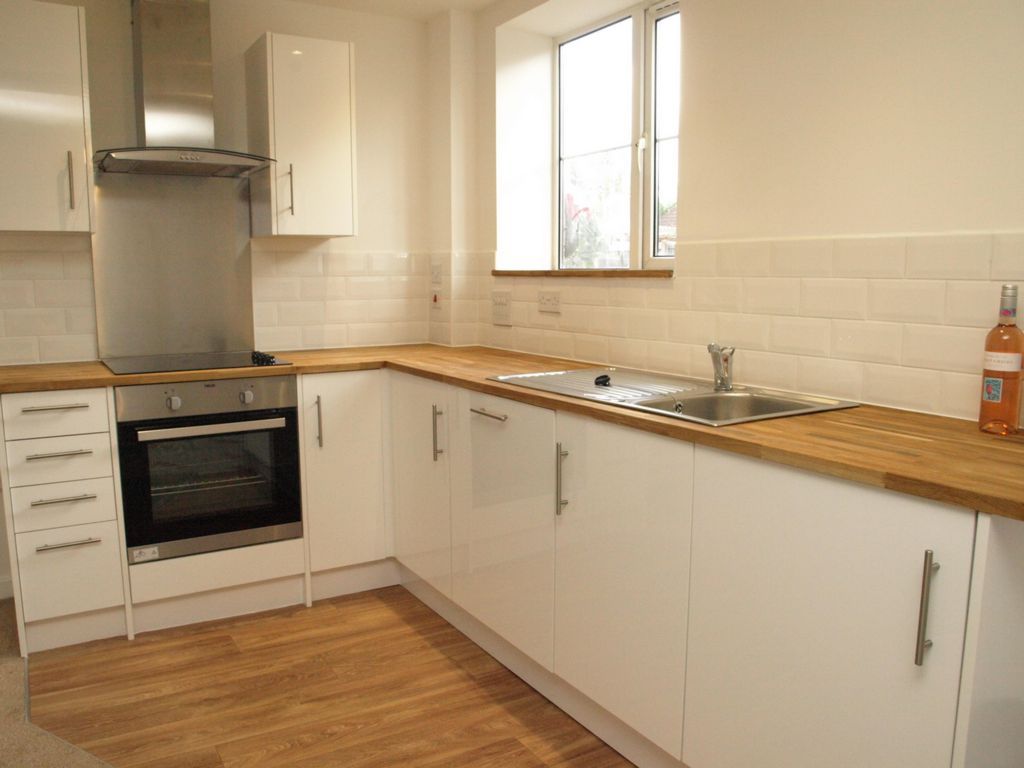Property photo 3 of 8 Kitchen Area