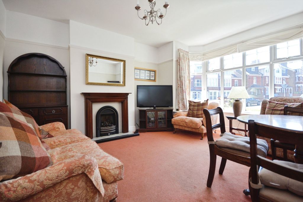 Property photo 2 of 12