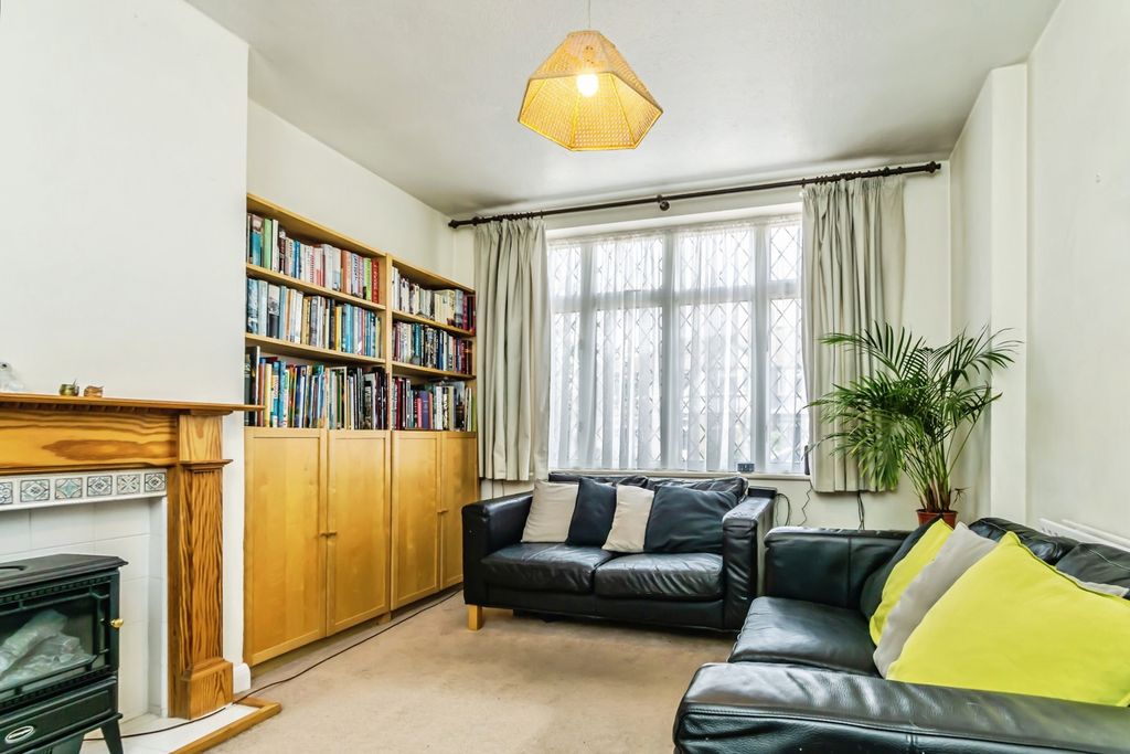 Property photo 3 of 21 Pbox-Img.Jpg