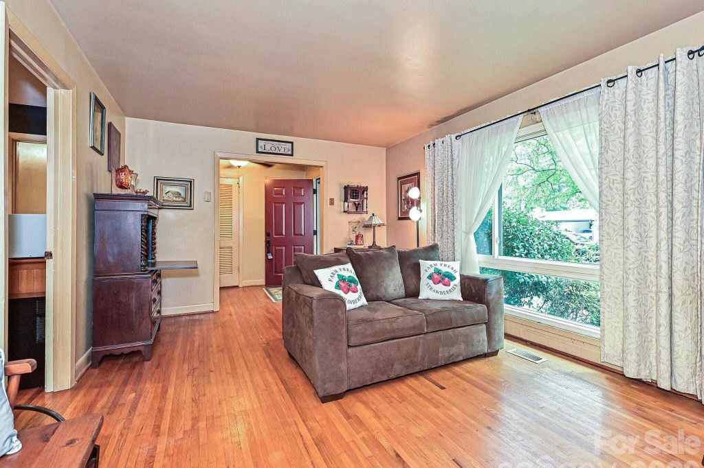 Property photo 3 of 27 <Alttext/>
