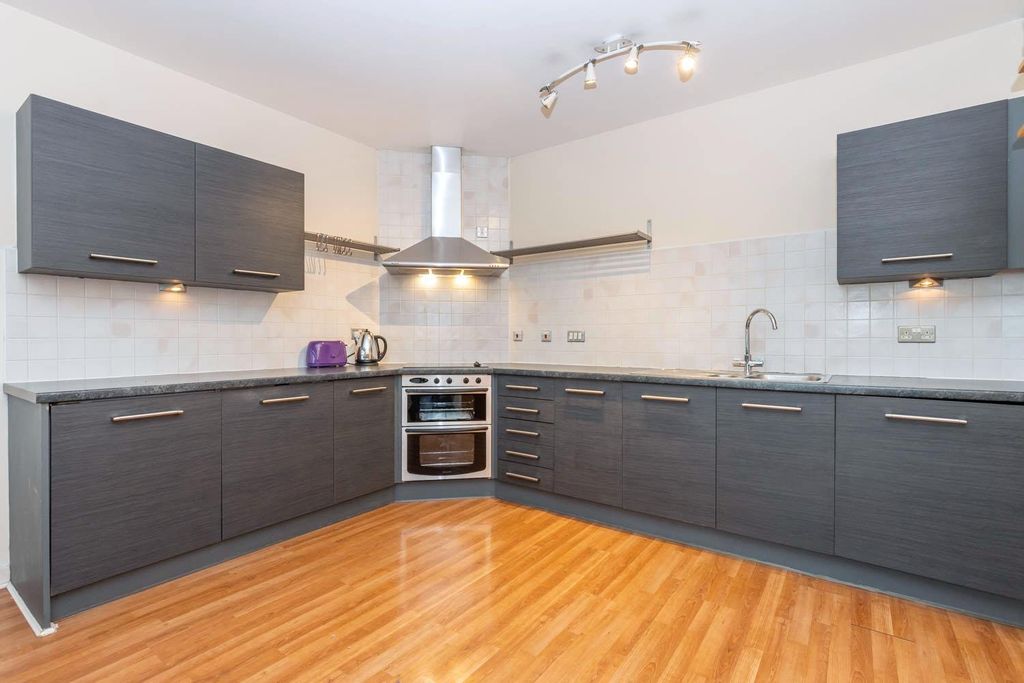 Property photo 2 of 14 Kitchen