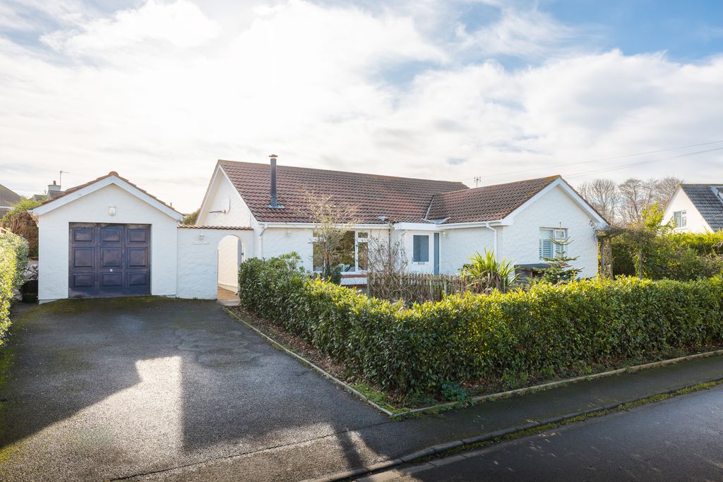 Property photo 1 of 20