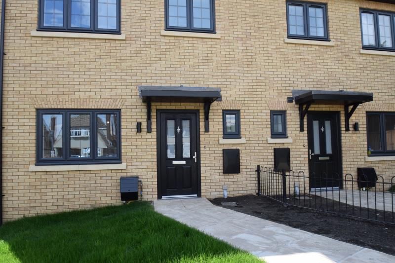 Property photo 2 of 33 Dsc_2085_Med