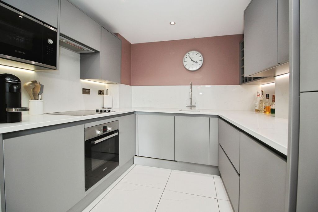 Property photo 2 of 16 Pbox-Img.Jpg